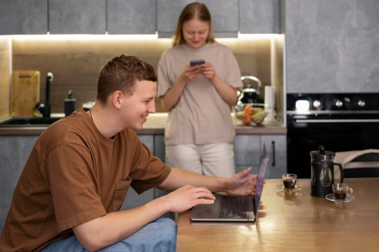 digital detox vs social media detox