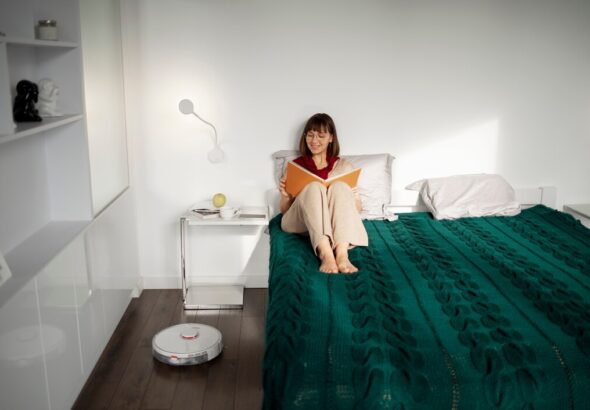 screen-free bedroom